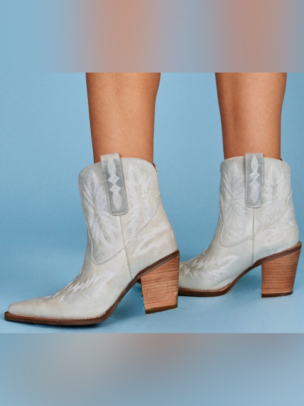 Women's Light Gray Western Ankle Boots - Stylish Cowboy Heels